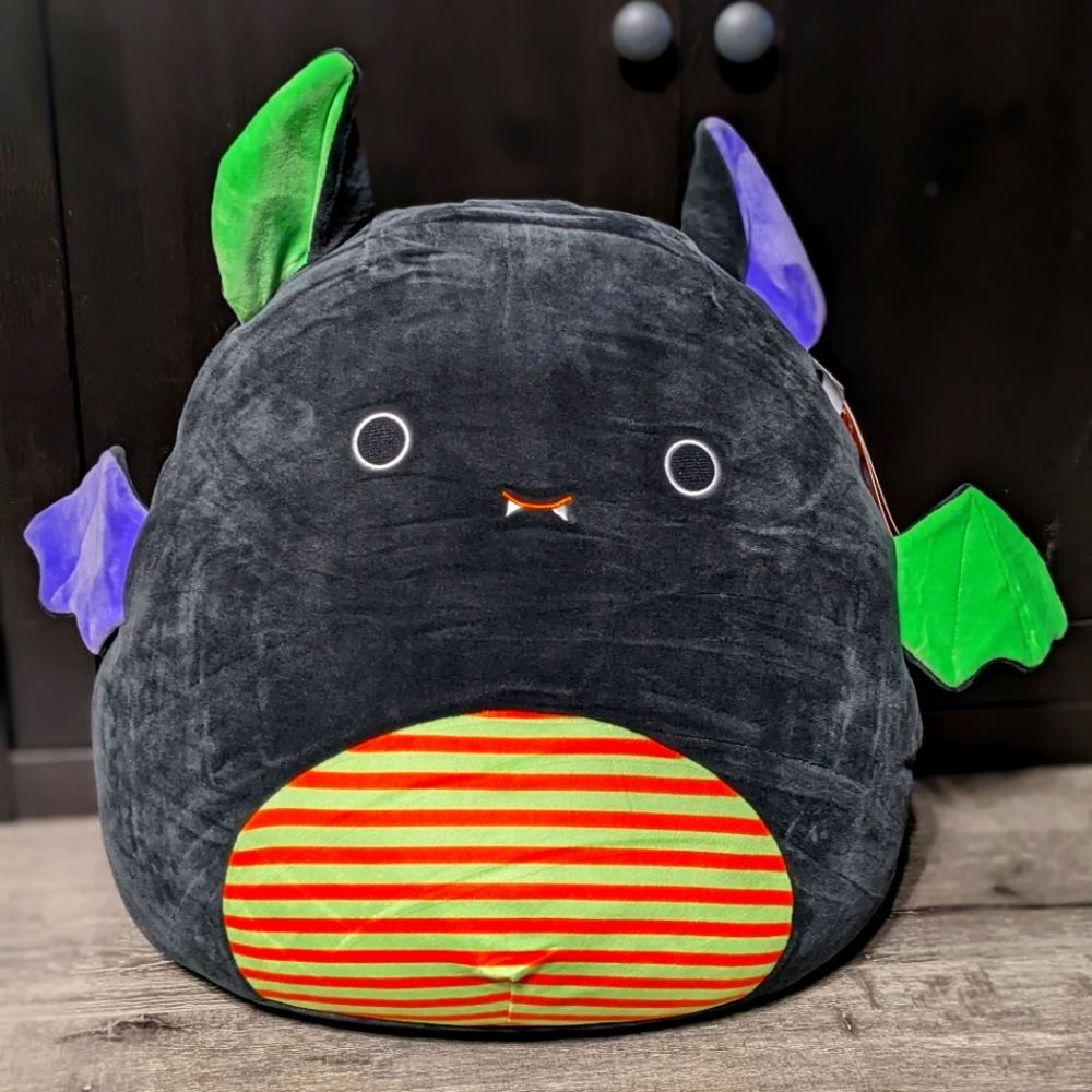 Fariq the Striped Bat 18" Squishmallow Halloween Plush 2022 Canadian exclusive